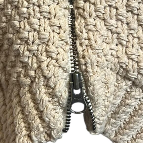 LL bean Women's Cream Sweater Size S - Picture 4 of 6